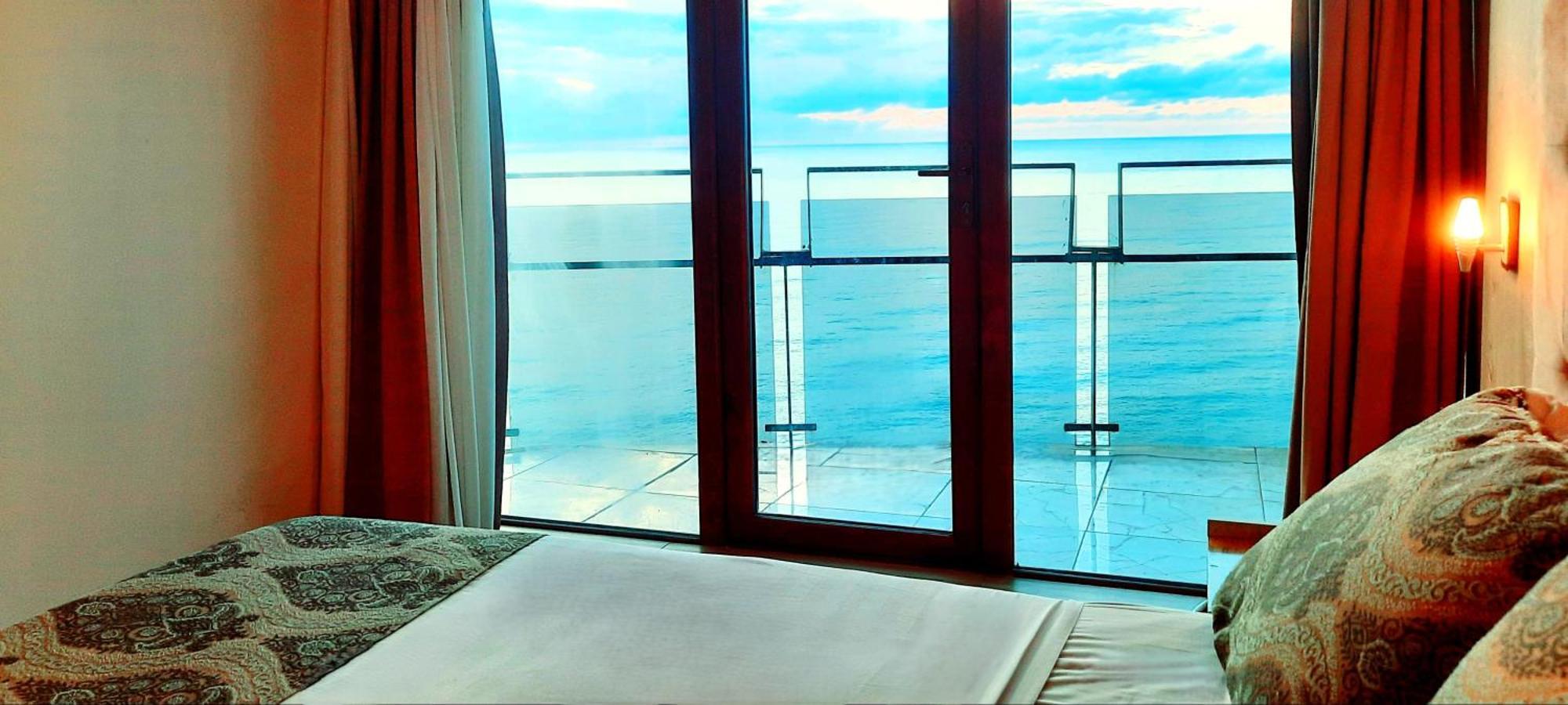 Ashtal Beach Hotel Batumi Eksteriør billede