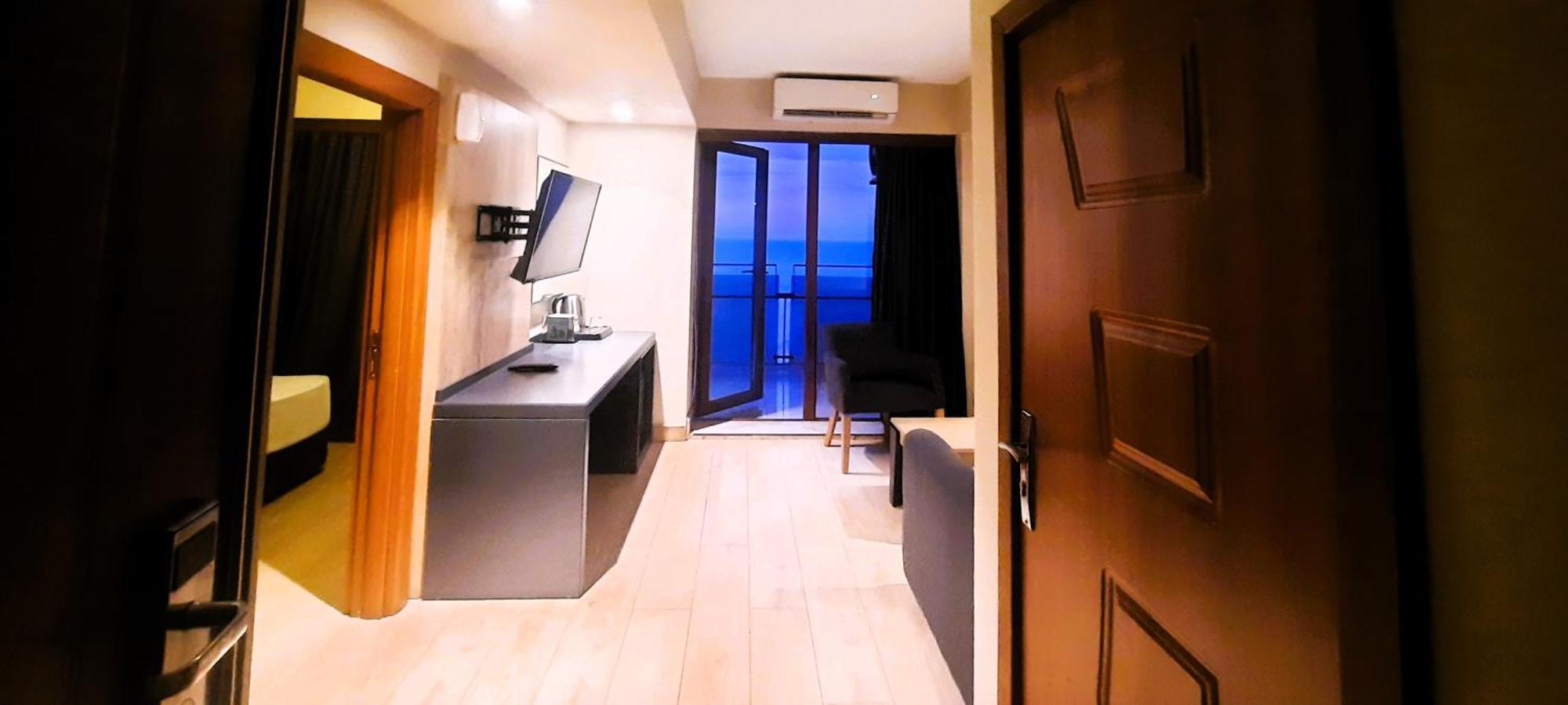 Ashtal Beach Hotel Batumi Eksteriør billede