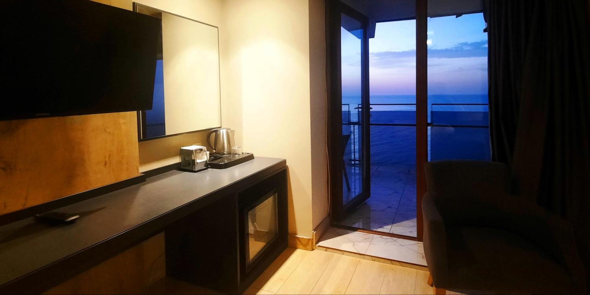 Ashtal Beach Hotel Batumi Eksteriør billede