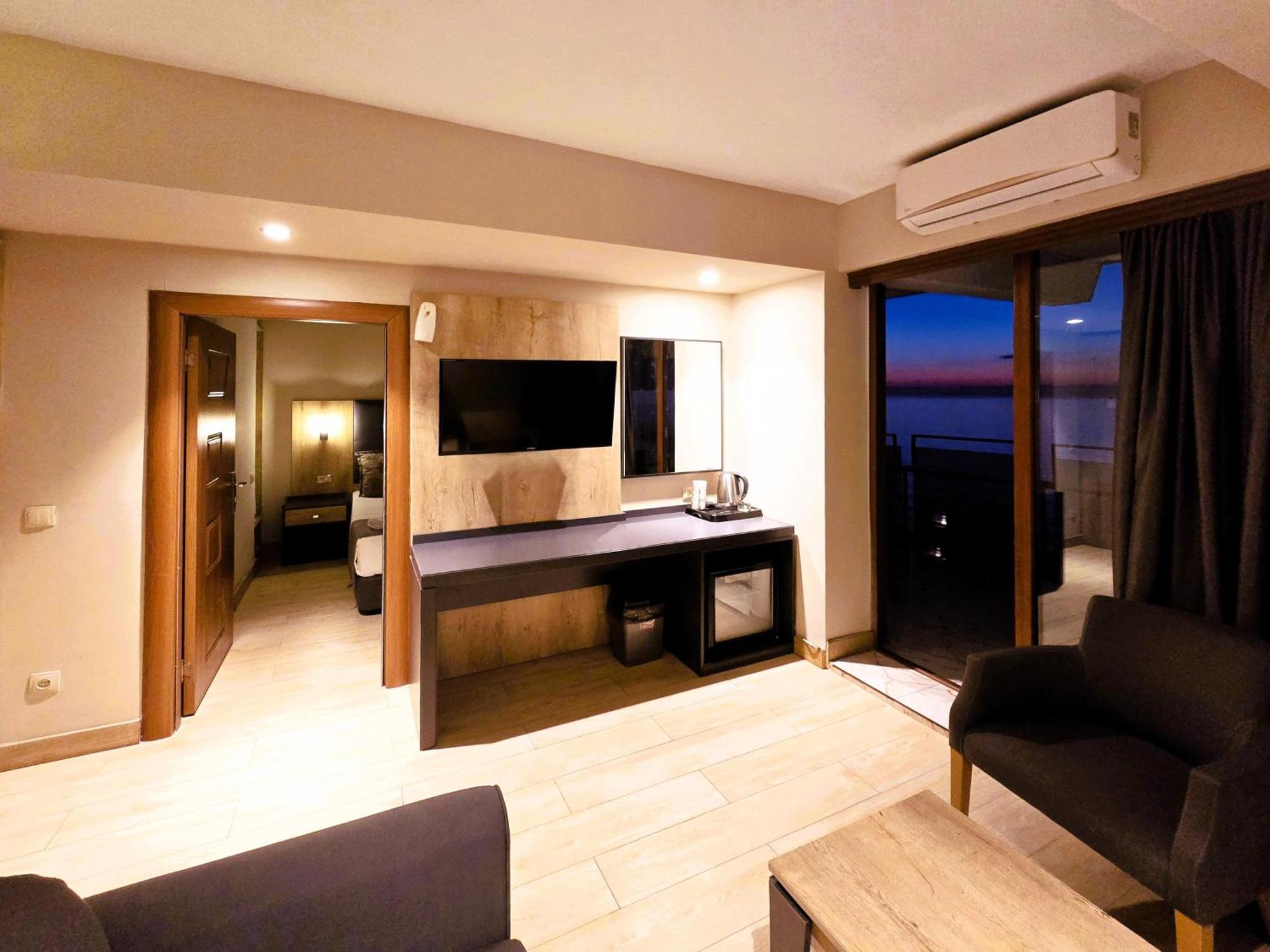 Ashtal Beach Hotel Batumi Eksteriør billede